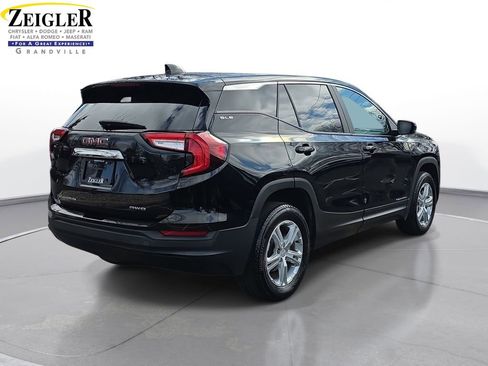 Used 2023 GMC Terrain SLE AWD/4WD image 5