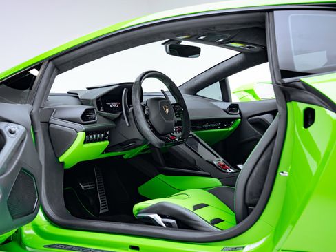 Used 2022 Lamborghini Huracan EVO RWD image 36