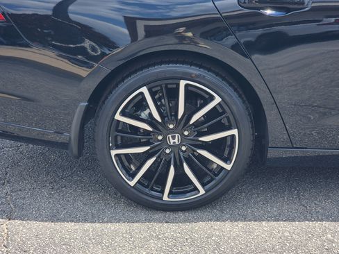 Used 2025 Honda Accord Touring image 10