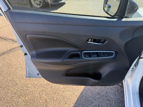 Used 2023 Nissan Versa SR w/ Trunk Package image 14