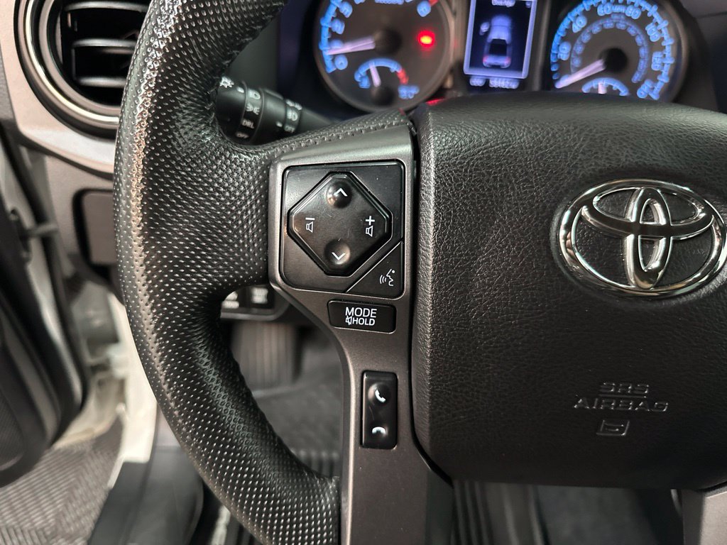 Used 2020 Toyota Tacoma TRD Sport AWD/4WD image 15