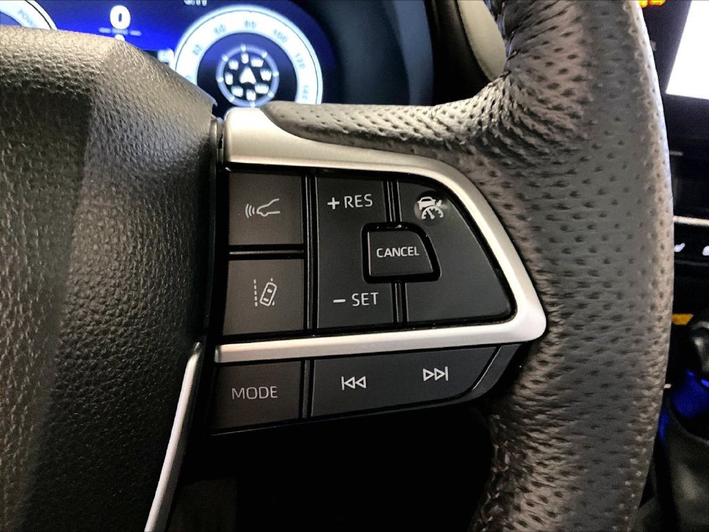 Used 2025 Toyota Sienna Platinum AWD/4WD image 12