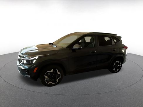 Used 2025 Kia Seltos S image 8