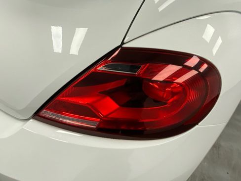 Used 2018 Volkswagen Beetle 2.0T Coast FWD image 23