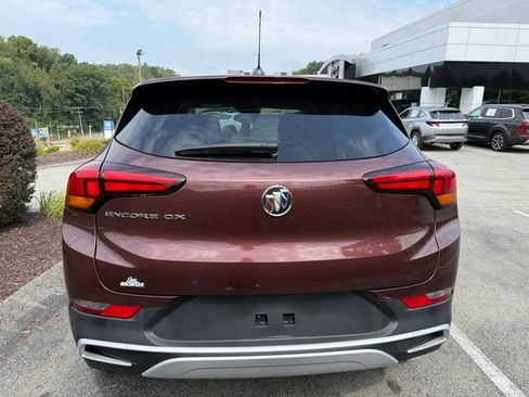 Used 2023 Buick Encore GX Preferred w/ Cold Weather Comfort Package FWD image 4