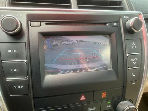 Used 2016 Toyota Camry LE FWD image 27