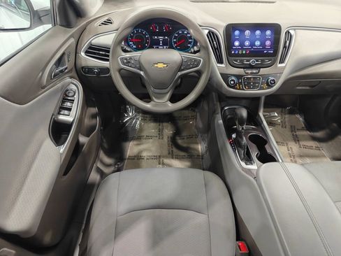 Used 2022 Chevrolet Malibu LT image 4