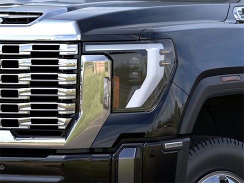 New 2026 GMC Sierra 3500 Denali w/ Denali Reserve Package image 10