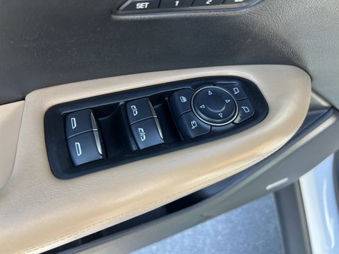 Used 2017 Cadillac XT5 Platinum w/ Driver Assist Package image 16