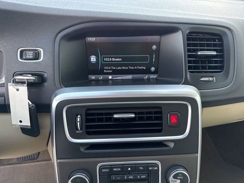 Used 2014 Volvo S60 T5 image 21