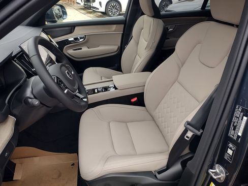 New 2026 Volvo XC90 B6 Plus w/ Protection Package Premier image 13