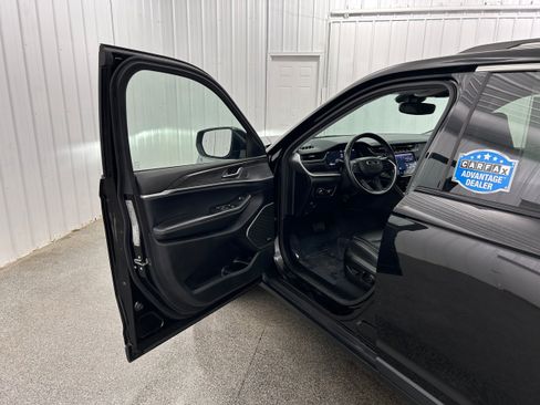 Used 2022 Jeep Grand Cherokee Limited AWD/4WD image 22