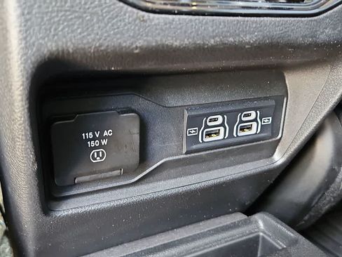 Used 2023 Jeep Grand Cherokee L Limited AWD/4WD image 27