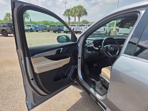 Used 2026 Buick Enclave Preferred FWD image 11