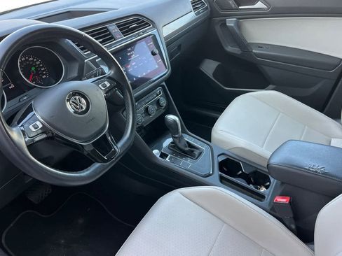 Used 2019 Volkswagen Tiguan SE image 12