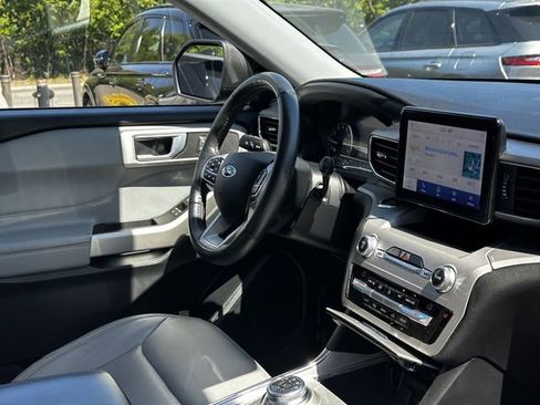 Certified 2021 Ford Explorer XLT w/ Equipment Group 202A AWD/4WD image 33