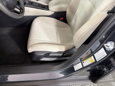 Used 2025 Honda Accord LX image 13