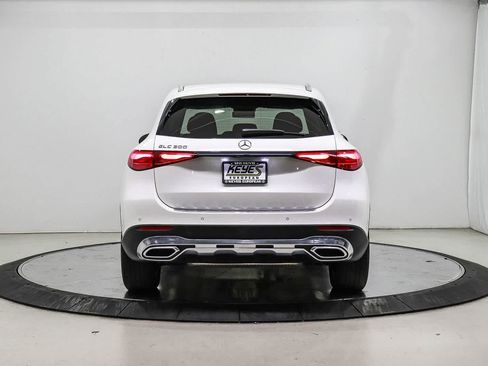 Used 2024 Mercedes-Benz GLC 300 image 3