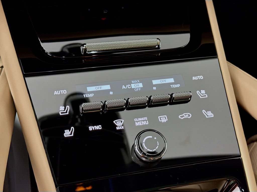 Certified 2026 Porsche Cayenne AWD/4WD image 17