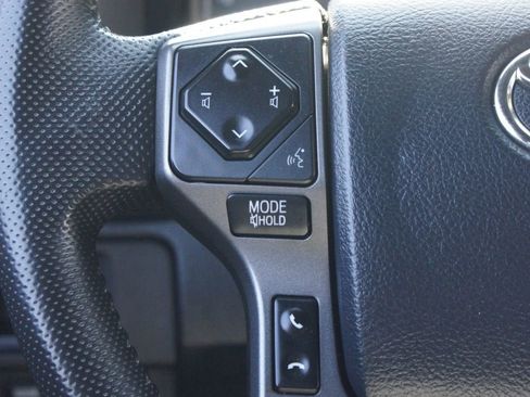 Used 2019 Toyota Tacoma TRD Sport image 10