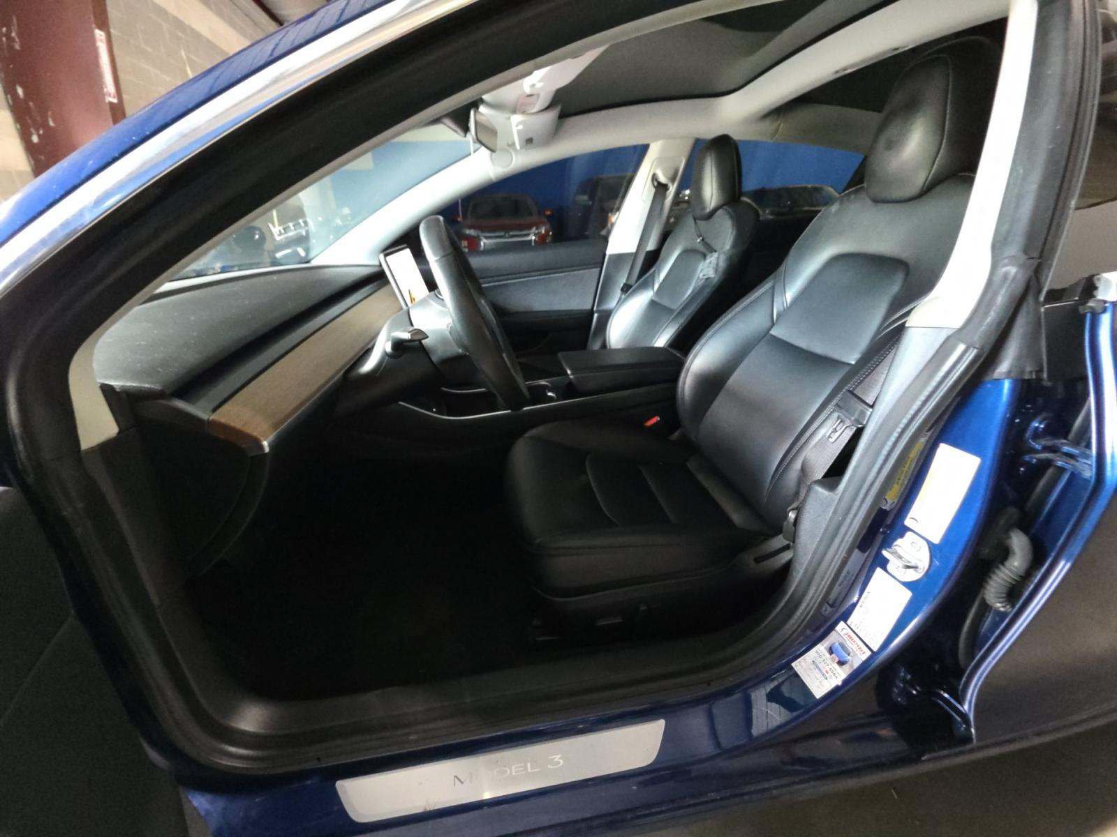 Used 2019 Tesla Model 3 Standard Range RWD image 5
