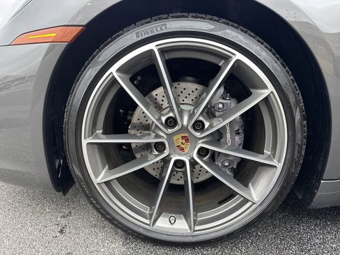 Used 2024 Porsche 911 Carrera w/ Premium Package image 13