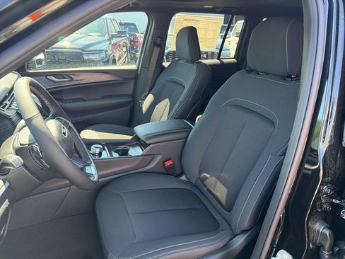 New 2026 Jeep Grand Cherokee Laredo X AWD/4WD image 17