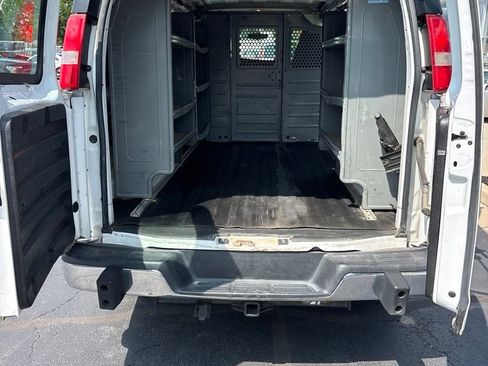 Used 2017 GMC Savana 2500 RWD image 17