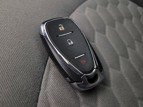 Used 2019 Chevrolet Equinox LS image 32