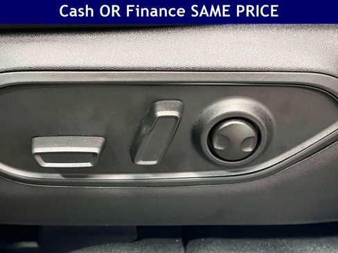 Used 2026 Jeep Cherokee Limited AWD/4WD image 19