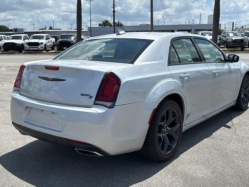 Used 2023 Chrysler 300 S RWD image 6