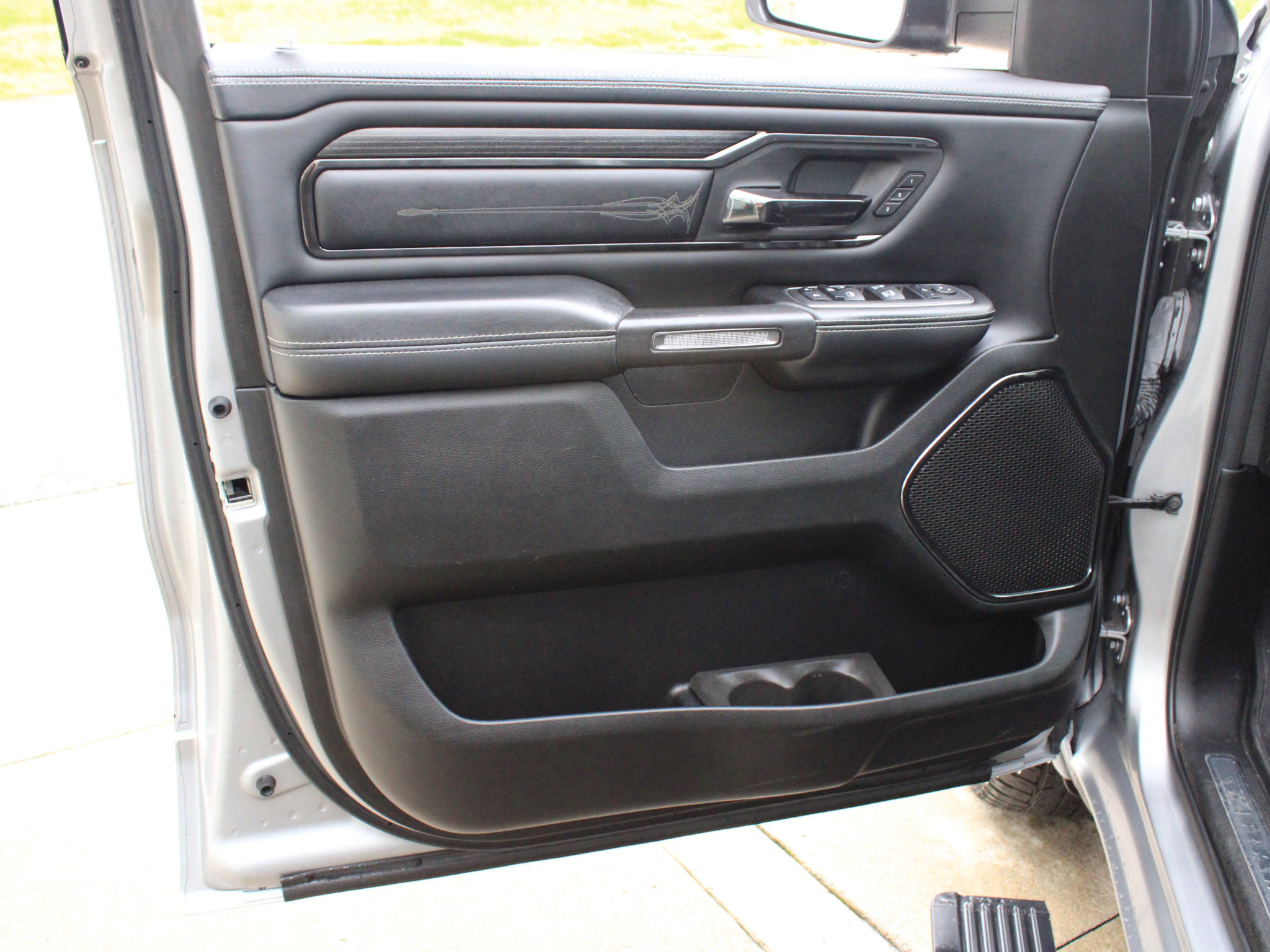 Used 2022 RAM 1500 Limited w/ Bed Utility Group AWD/4WD image 9