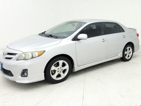 Used 2013 Toyota Corolla S image 4