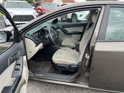 Used 2011 Kia Forte EX FWD image 6