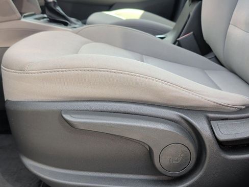 Used 2018 Hyundai Elantra SEL FWD image 10