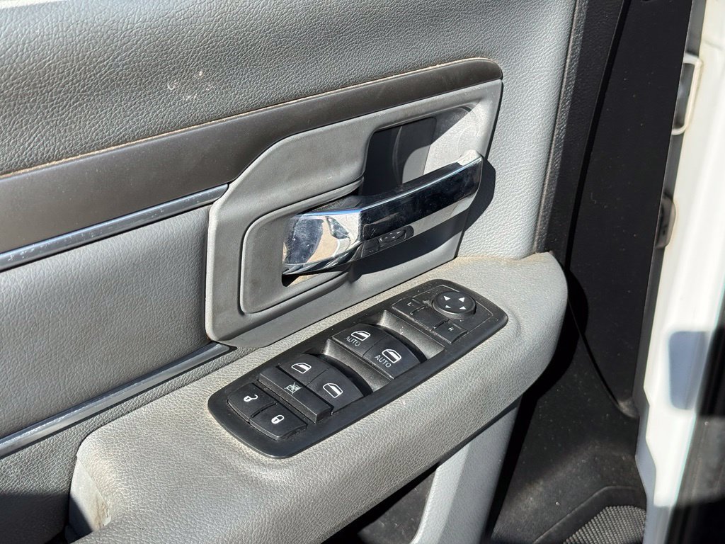 Used 2014 RAM 1500 Classic SLT AWD/4WD image 13