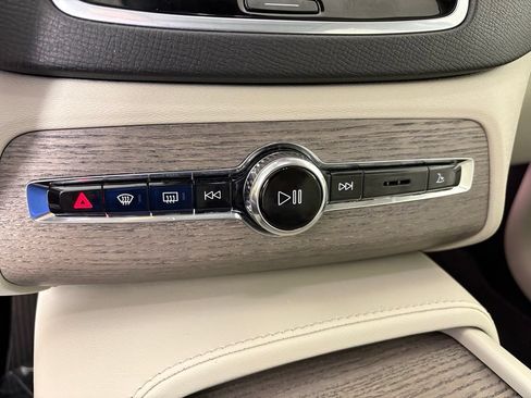 Used 2024 Volvo XC90 B5 Plus AWD/4WD image 28