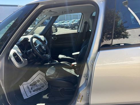 Used 2019 FIAT 500L Pop image 10