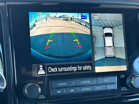 Used 2021 Nissan Titan PRO-4X w/ Pro-4x Convenience Package image 18