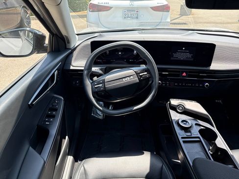 Used 2025 Kia EV6 Wind RWD image 13