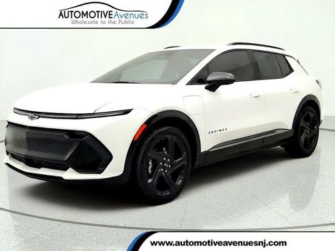 Used 2025 Chevrolet Equinox EV RS FWD image 1