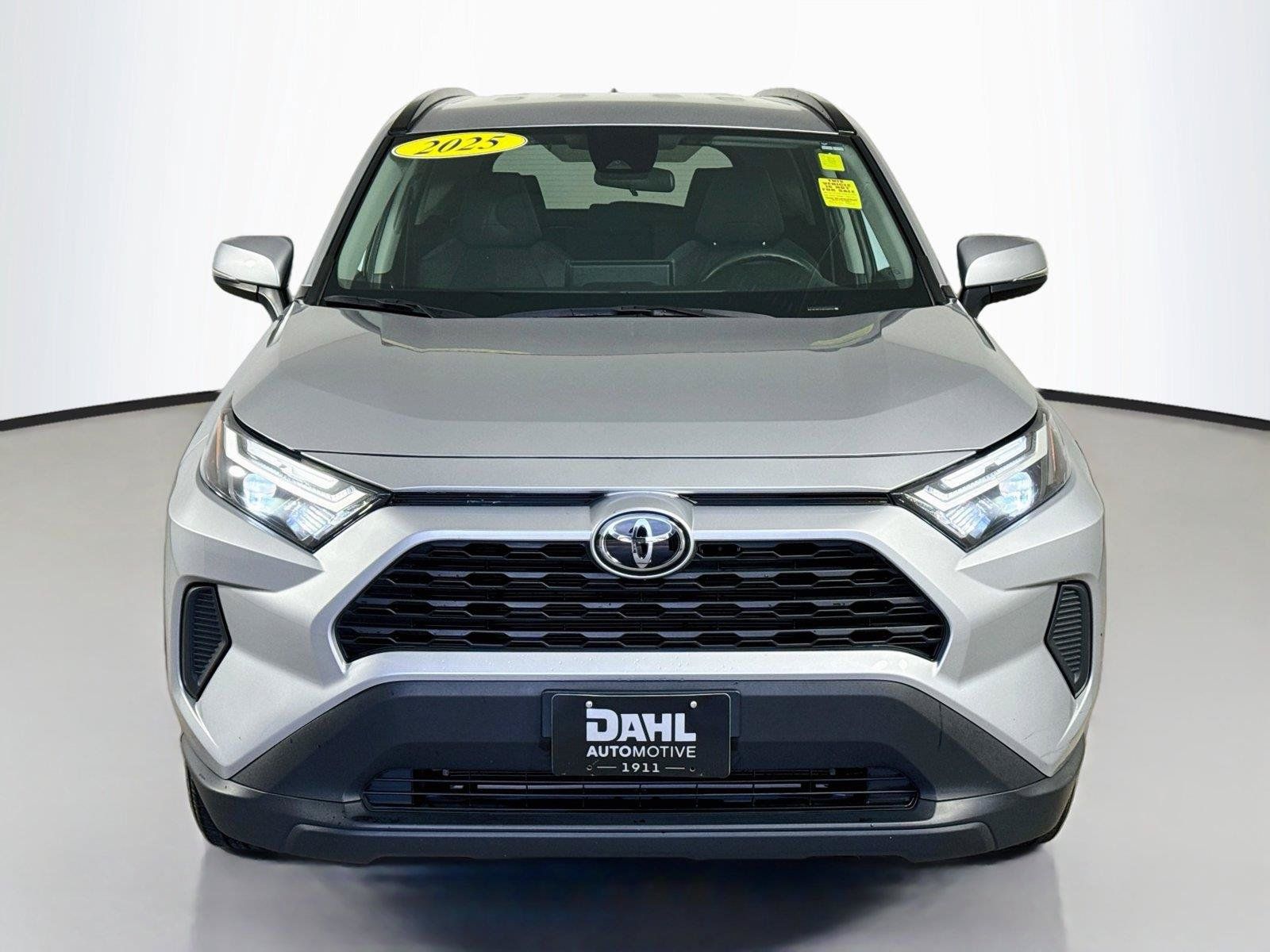 Used 2025 Toyota RAV4 XLE AWD/4WD image 3