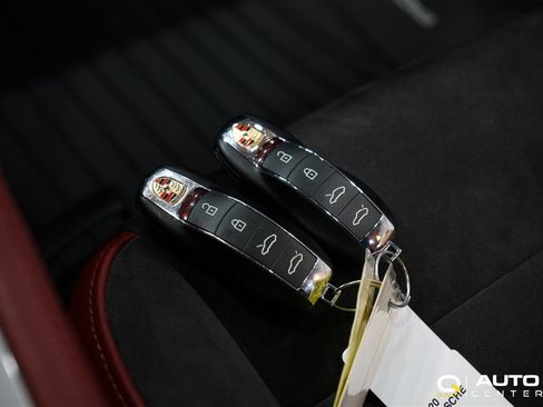 Used 2020 Porsche 718 Boxster Spyder image 34