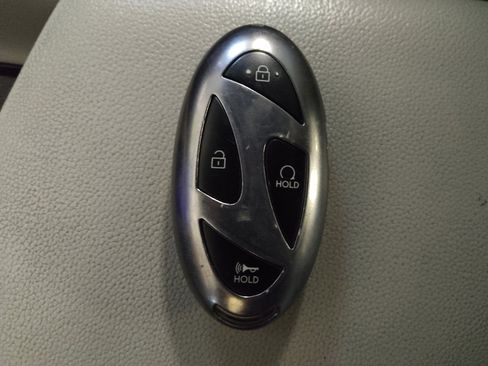 Used 2025 Hyundai Elantra Limited w/ Cargo Package FWD image 32