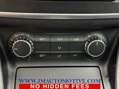 Used 2015 Mercedes-Benz GLA 250 4MATIC image 32