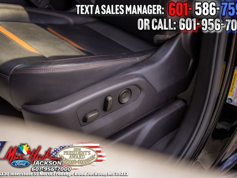 Used 2024 GMC Sierra 1500 AT4 w/ AT4 Premium Package AWD/4WD image 9
