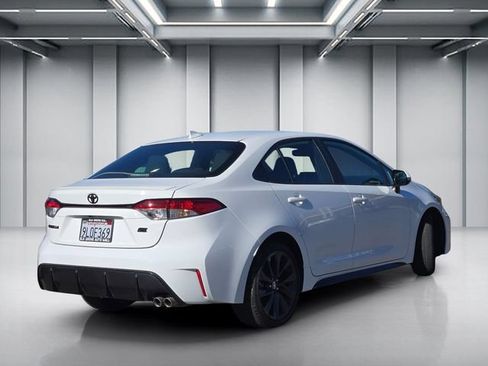 Used 2024 Toyota Corolla SE FWD image 4
