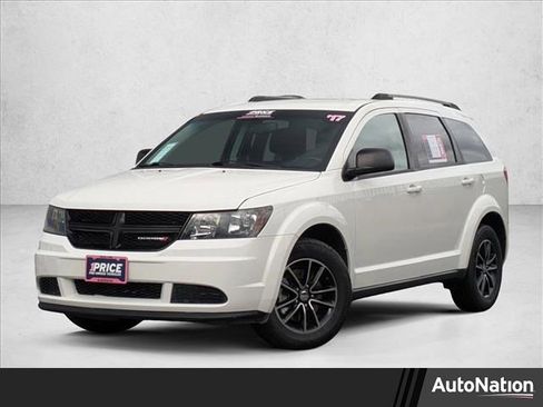 Used 2017 Dodge Journey SE w/ Flexible Seating Group image 1