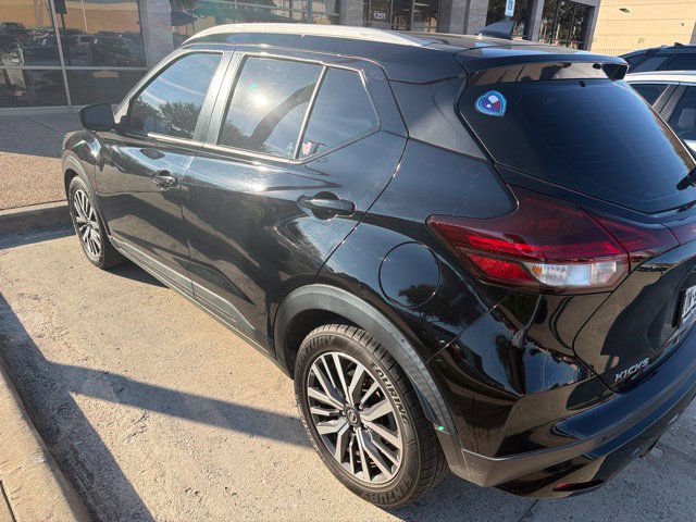 Used 2021 Nissan Kicks SV FWD image 4