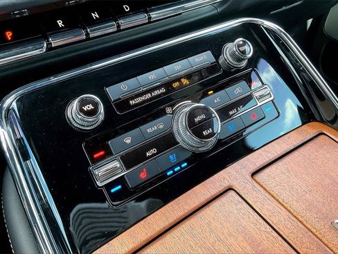 Used 2023 Lincoln Navigator Black Label image 25